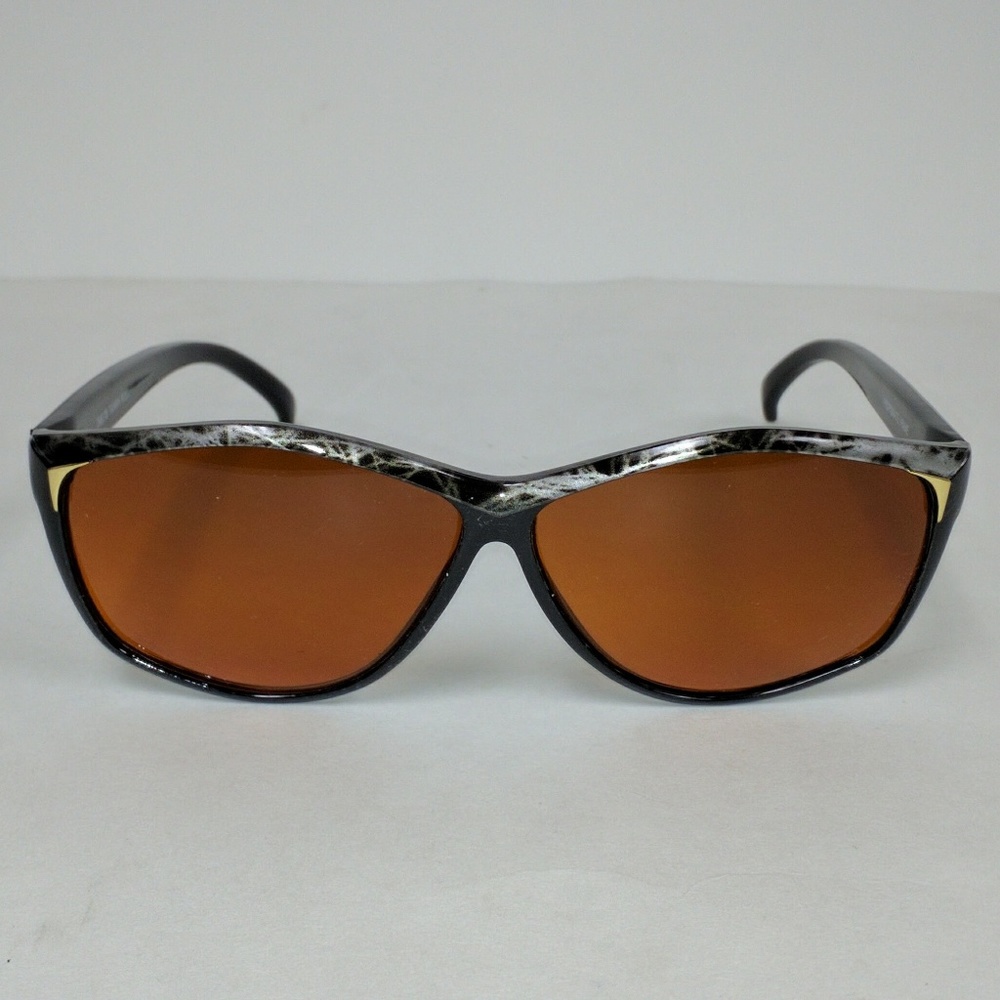 NWT True Vintage 80's Plastic Lady High Fashion Sunglasses (Black/Gray)
